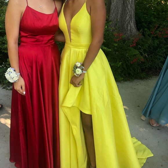 Bright yellow prom dress! - Picture 4 of 7